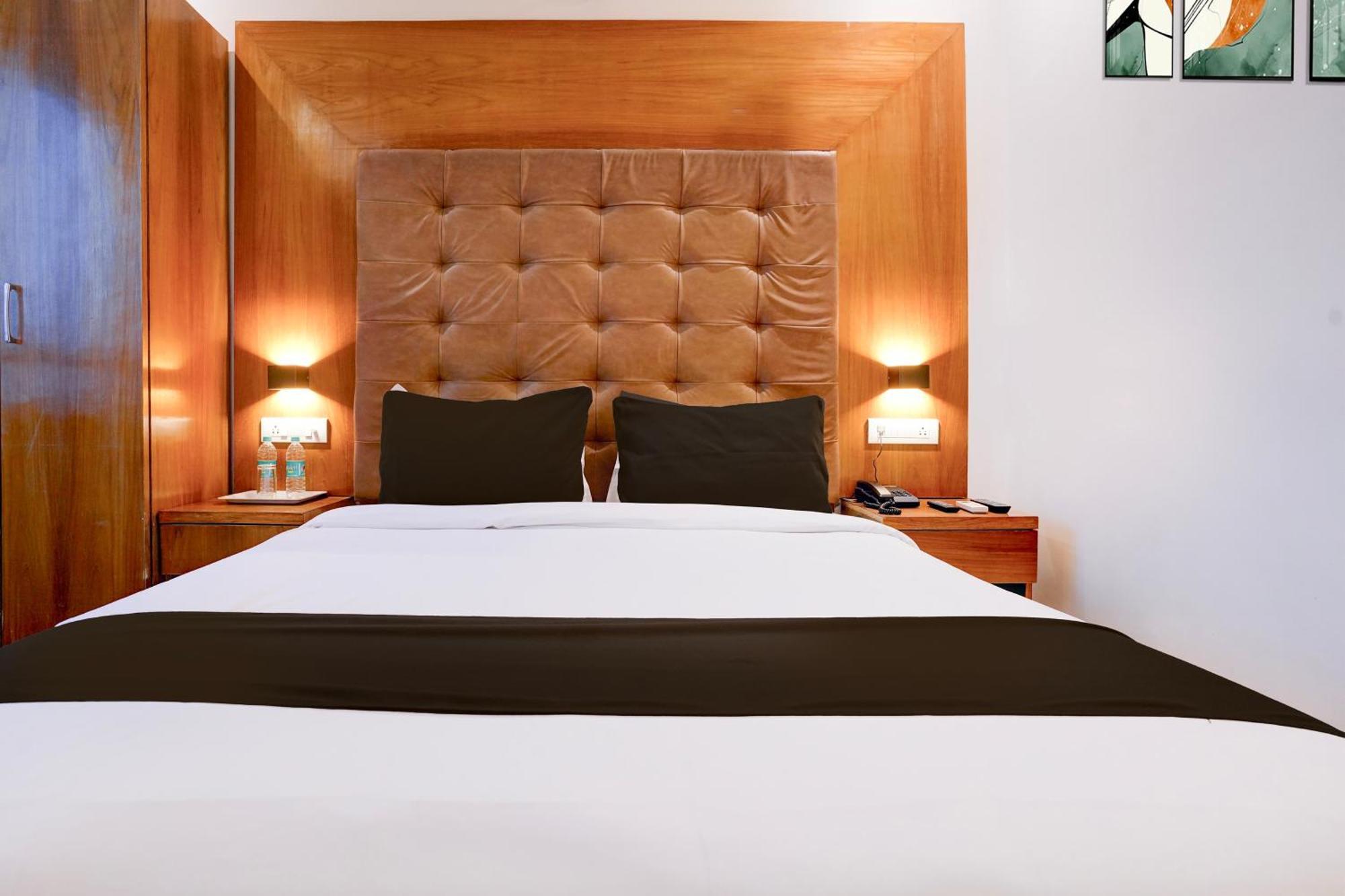Super Townhouse Oak Times Square Le Western Bombaj Zewnętrze zdjęcie