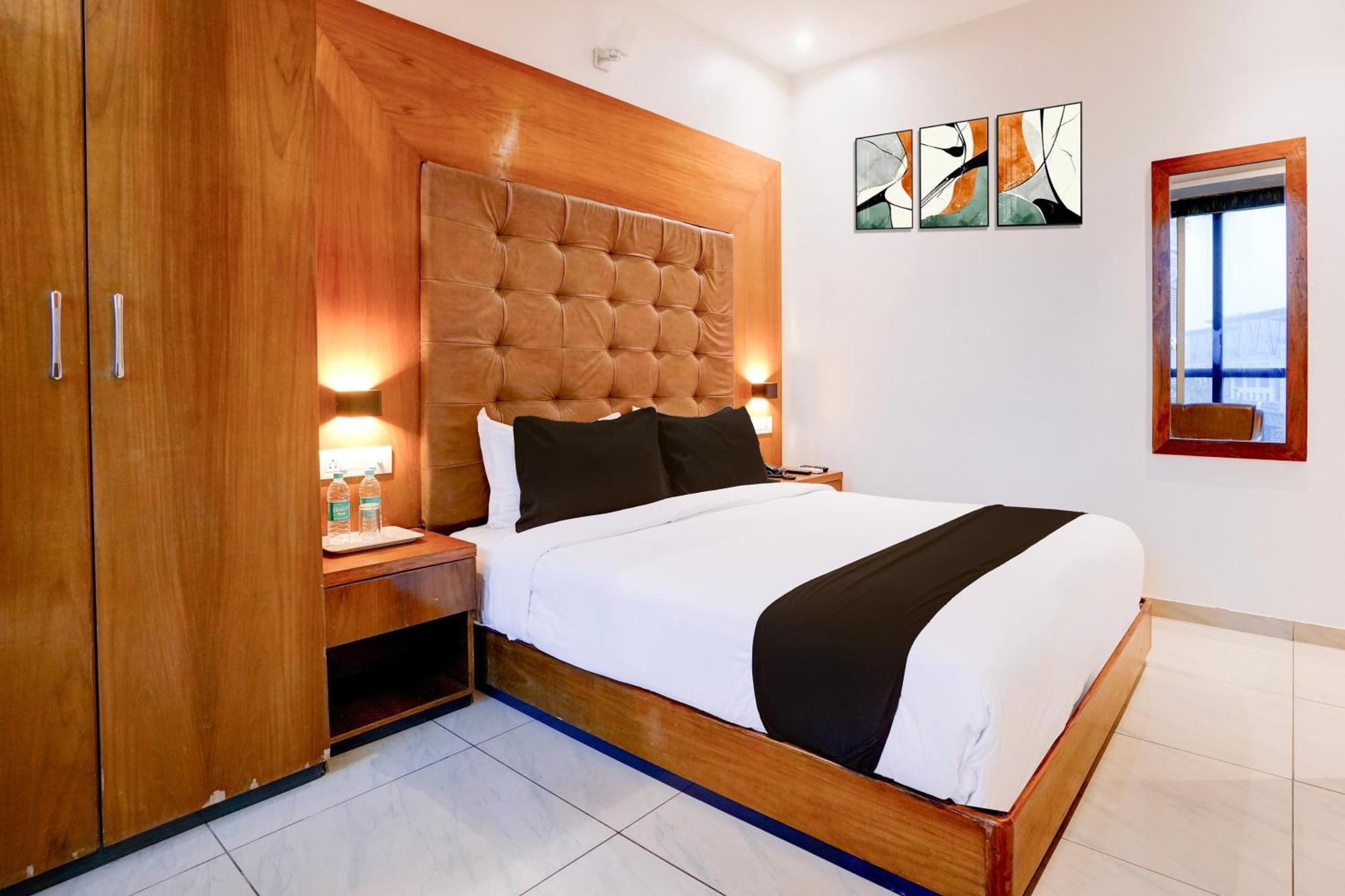 Super Townhouse Oak Times Square Le Western Bombaj Zewnętrze zdjęcie
