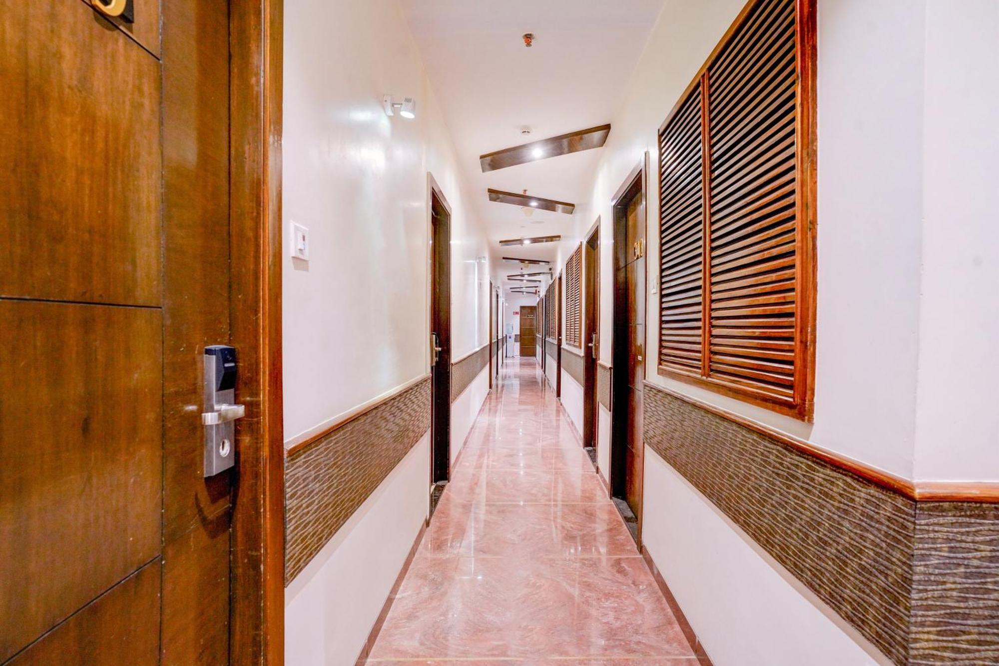 Super Townhouse Oak Times Square Le Western Bombaj Zewnętrze zdjęcie